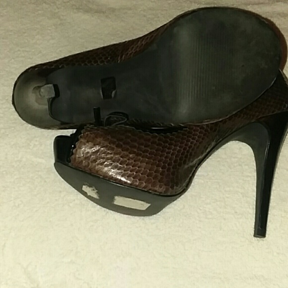 Brown & Black Heels by Michael sz 8 - Picture 4 of 6